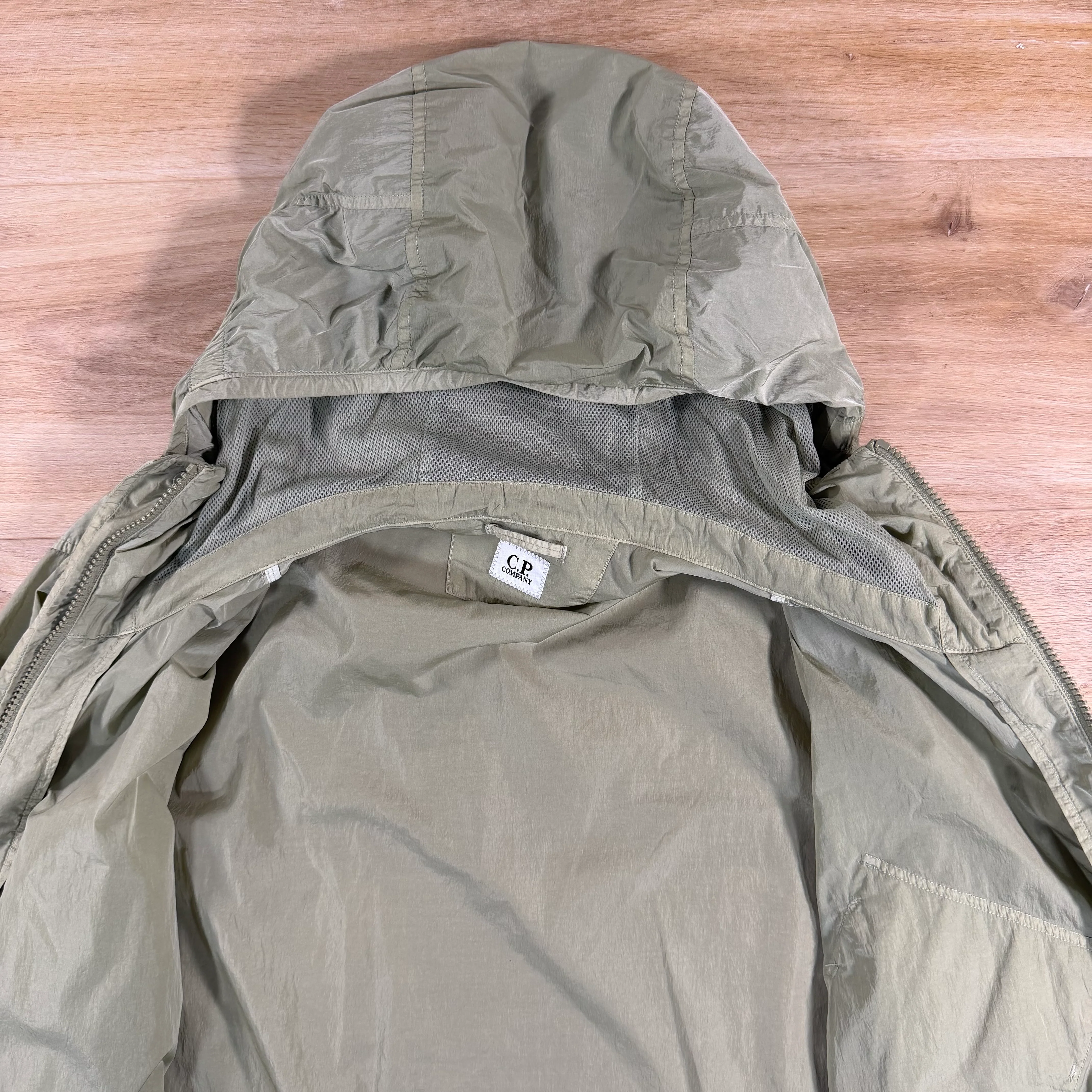 C.P. Company Chrome-R Hooded Lens Overshirt in Moss Gray - Green - Image 5
