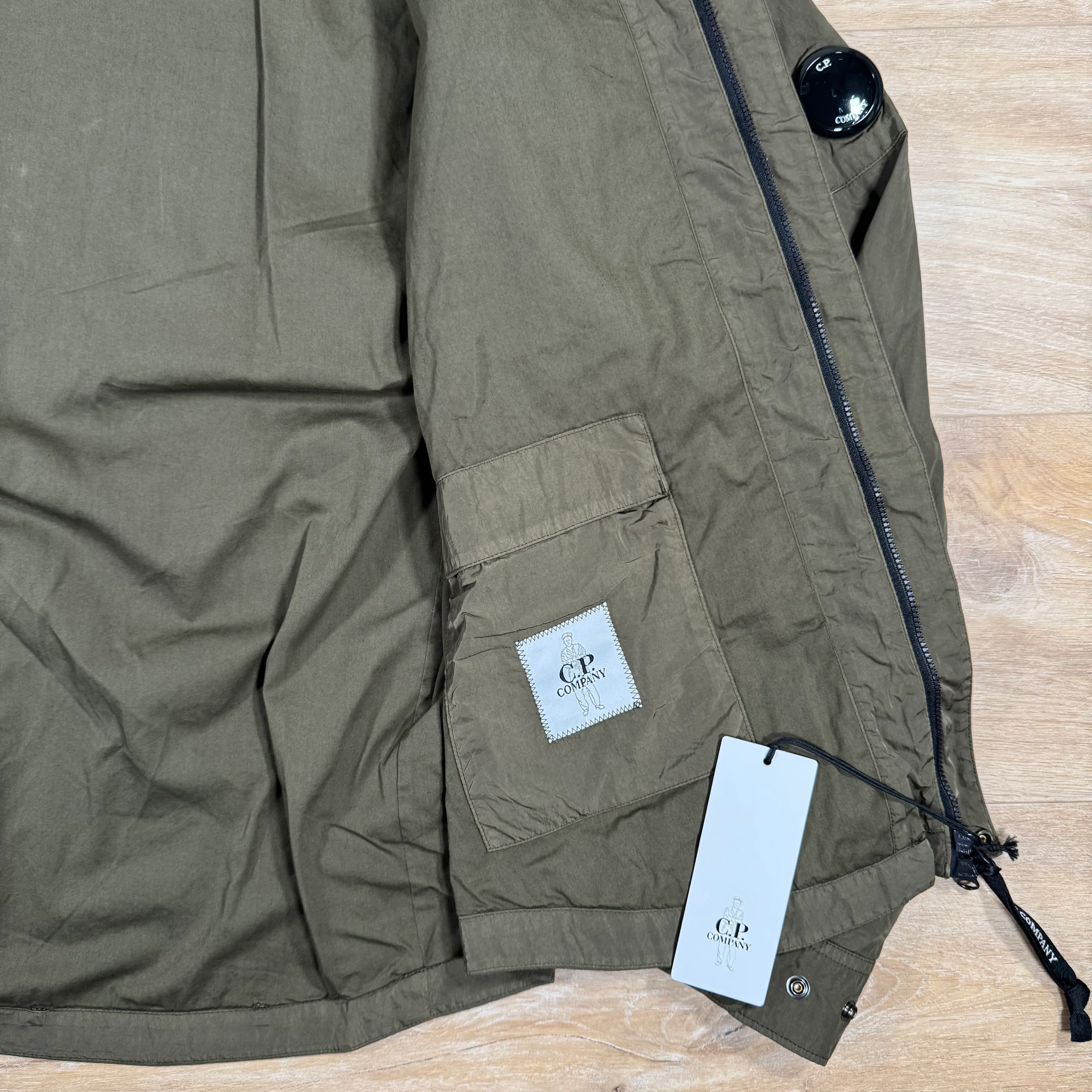 C.P. Company Chrome-R Lens Overshirt in Ivy Green - Image 7