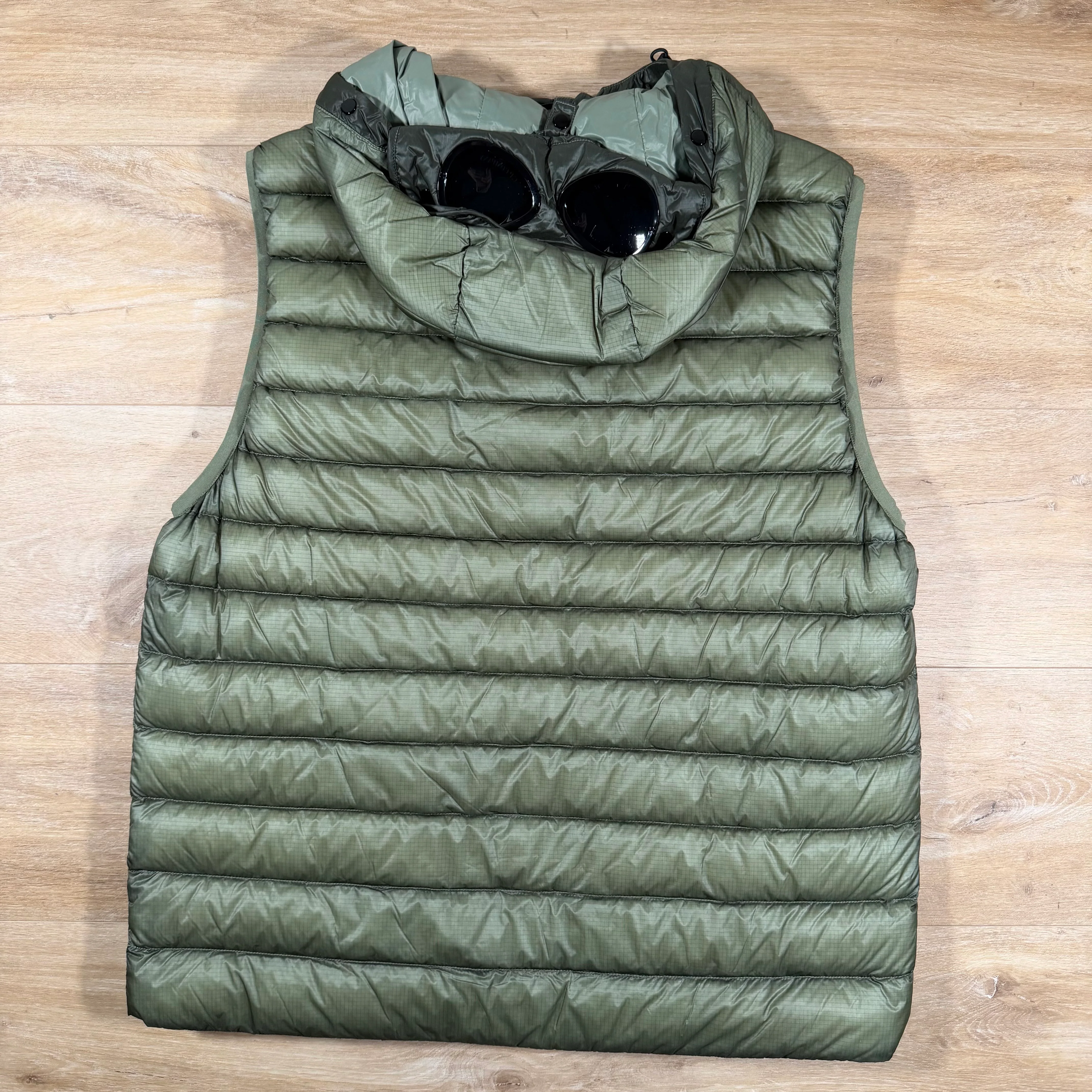 C.P. Company D.D. Shell Goggle Down Gilet in Seagrass - Green - Image 2