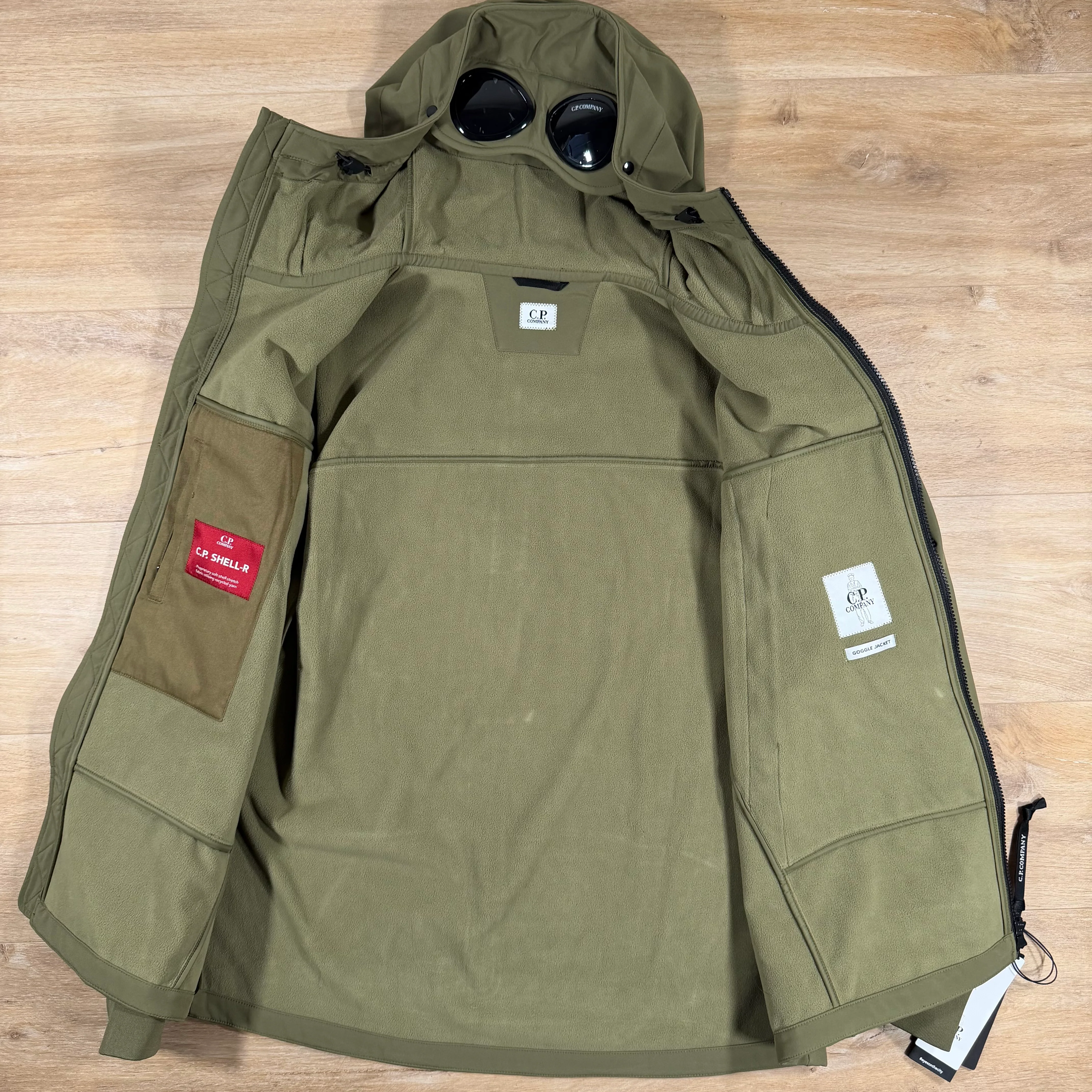 C.P. Company Shell-R Goggle Jacket in Elmwood Green - Image 4