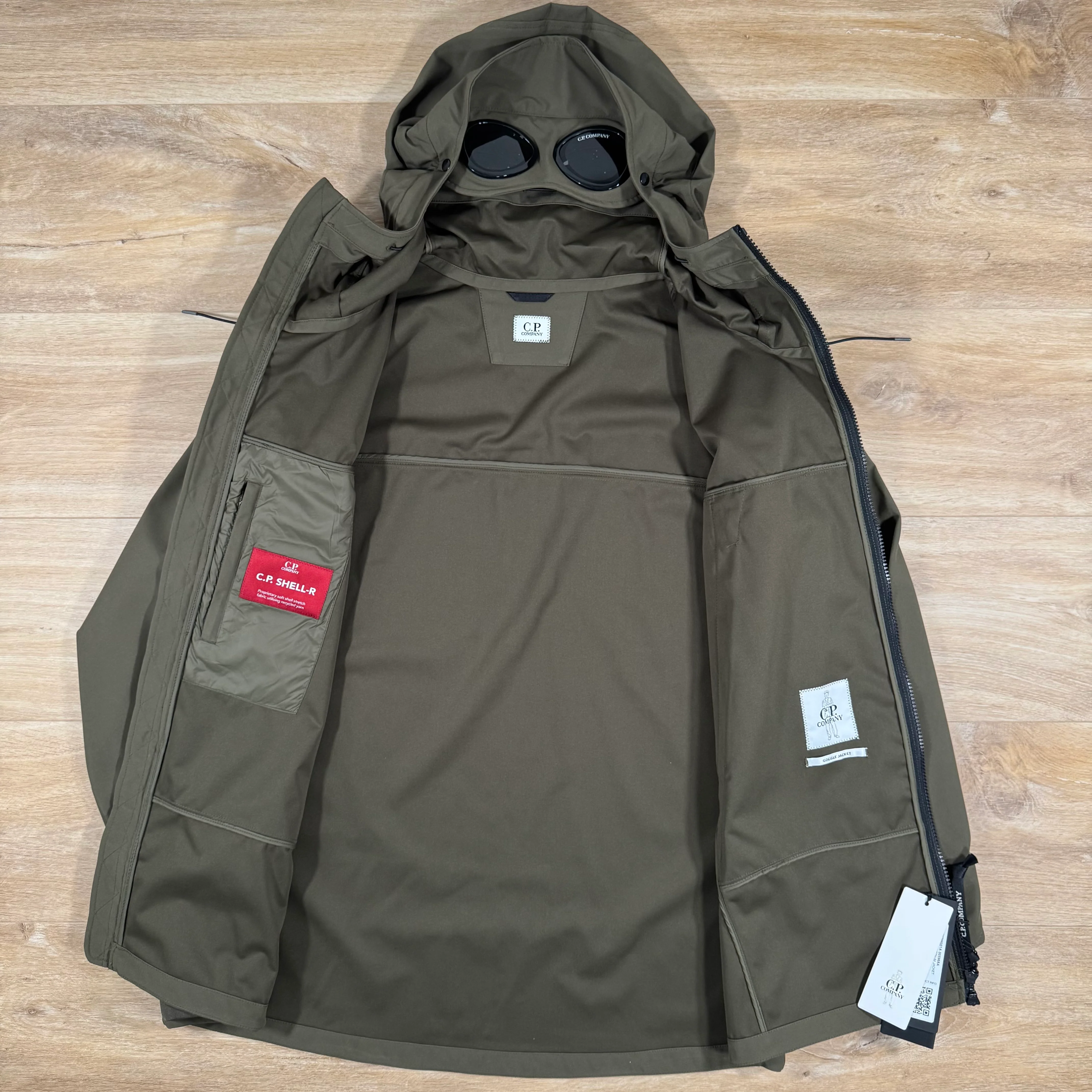 C.P. Company Shell-R Goggle Jacket in Ivy Green - Image 4