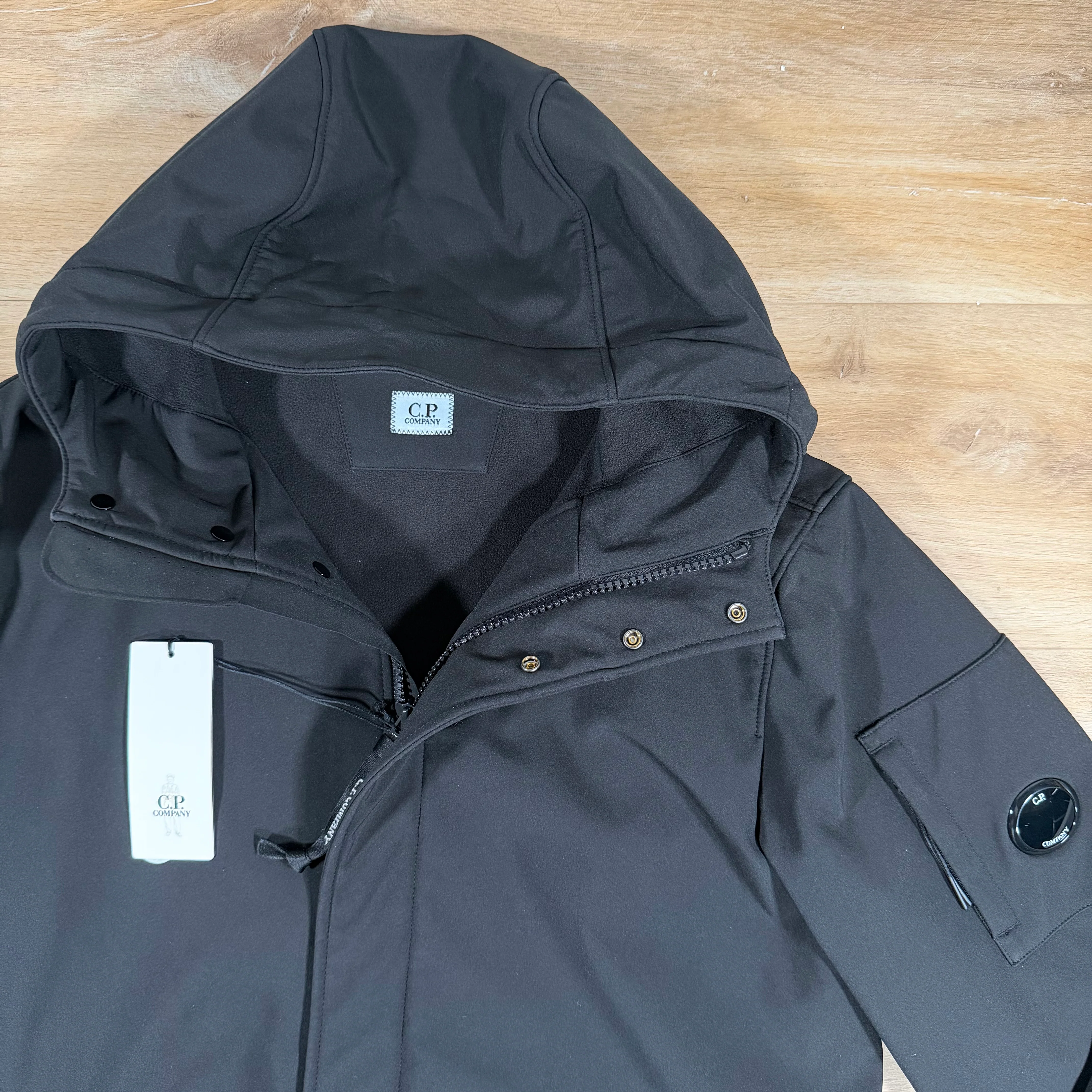 C.P. Company Shell-R Lens Hooded Parka in Black - Image 2
