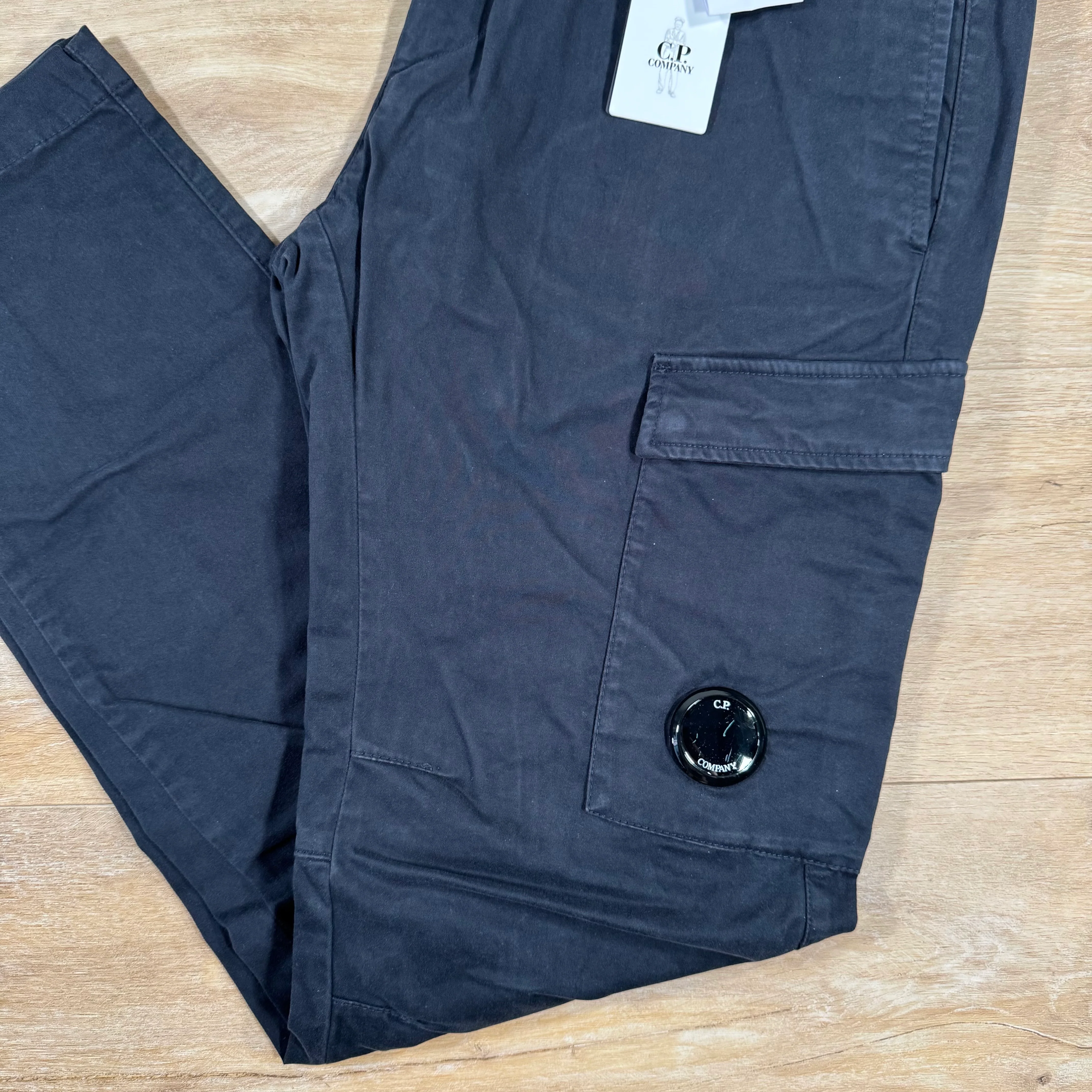 C.P. Company Stretch Sateen Ergonomic Lens Cargo Pants in Navy - Image 3