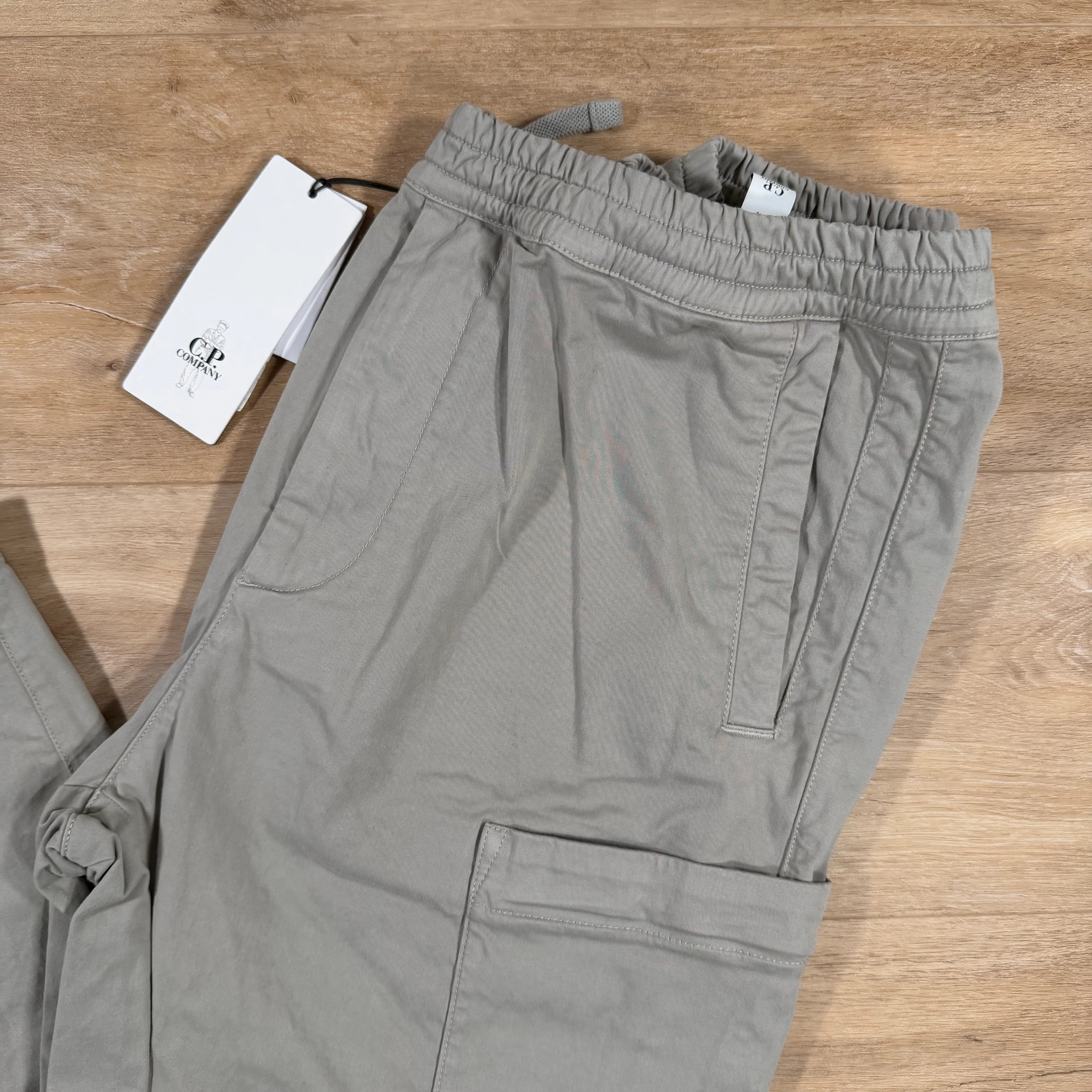 C.P. Company Stretch Sateen Regular Lens Cargo Pants in London Fog - Grey - Image 2