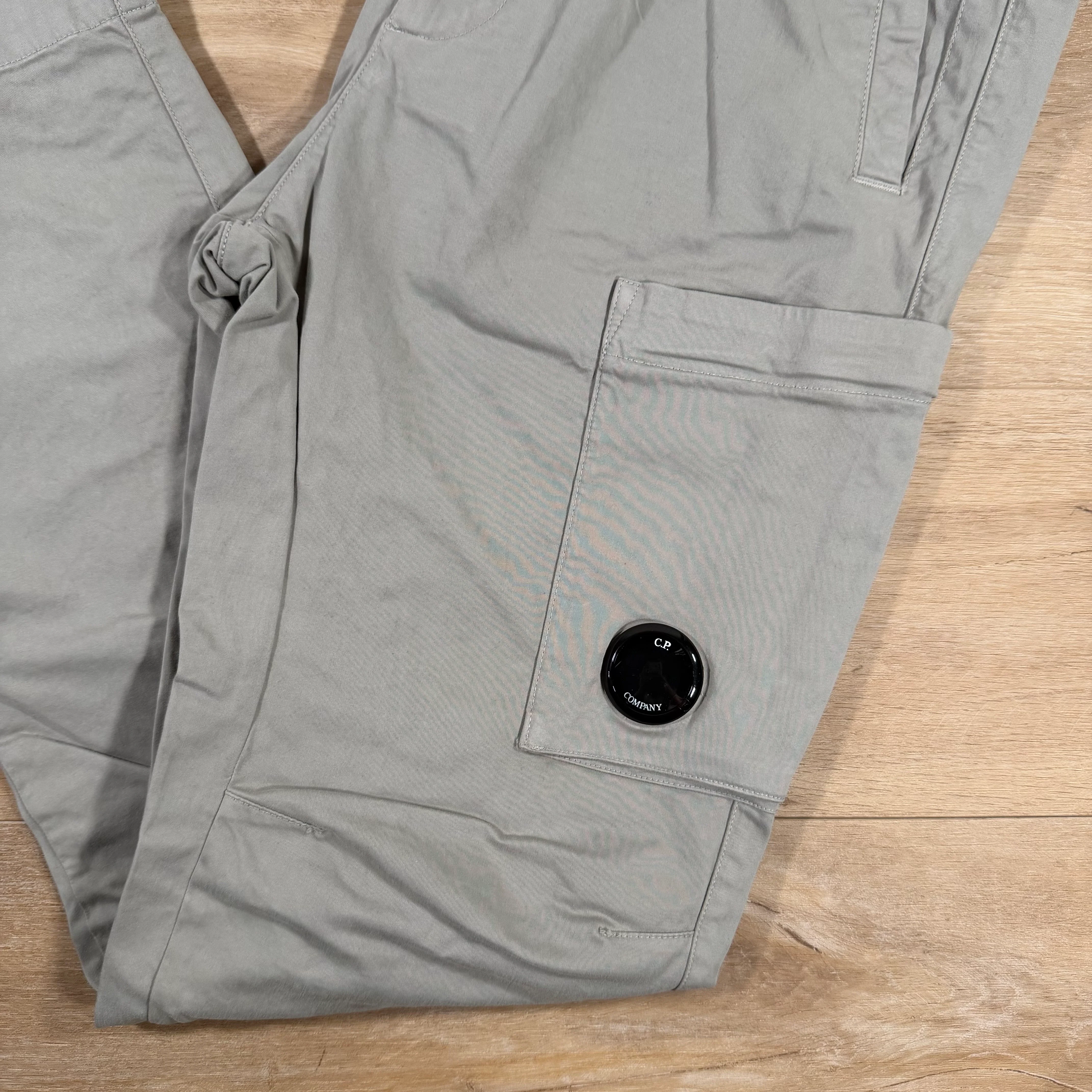 C.P. Company Stretch Sateen Regular Lens Cargo Pants in London Fog - Grey - Image 3