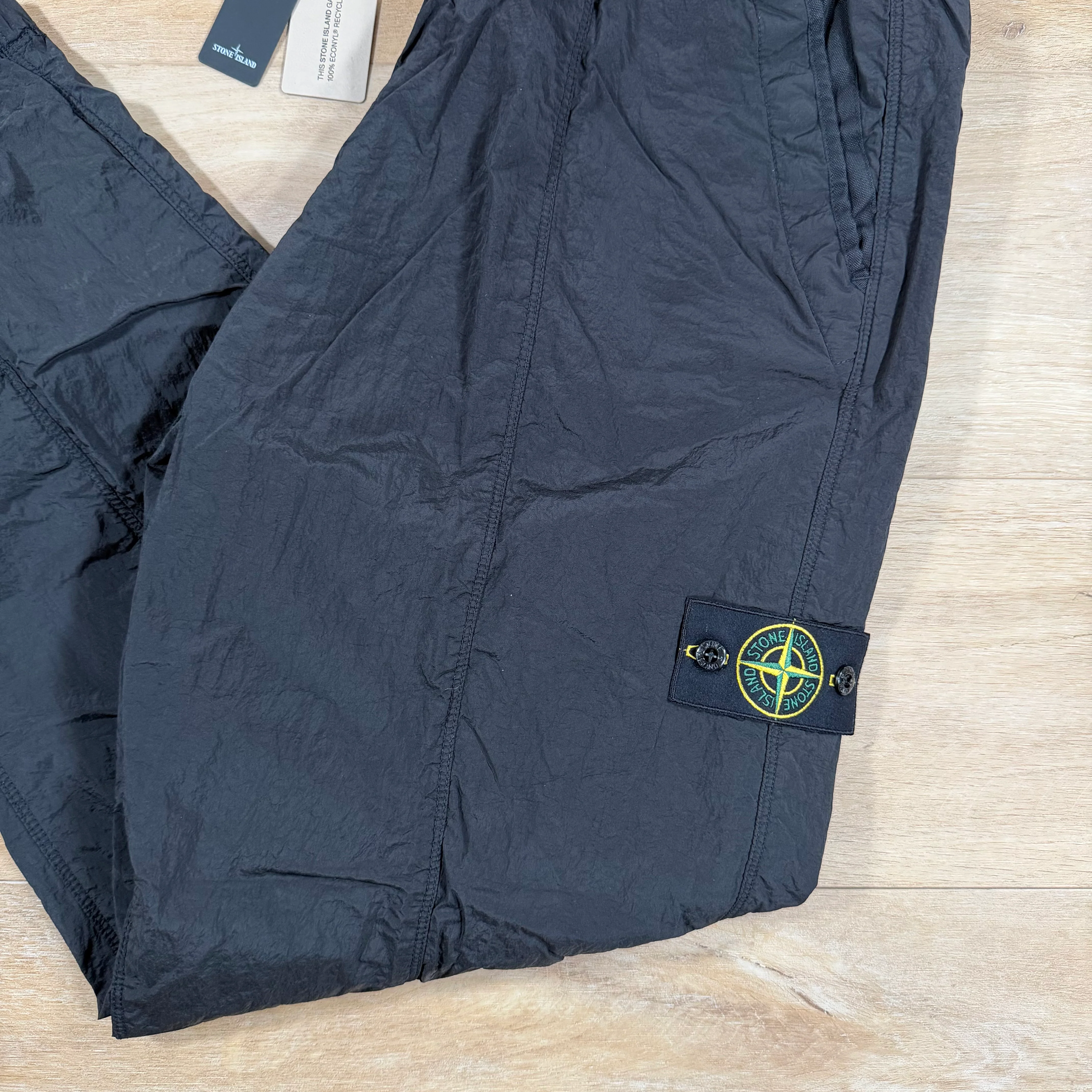 Stone Island Nylon Metal Loose Fit Cargo Trousers in Black - Image 3