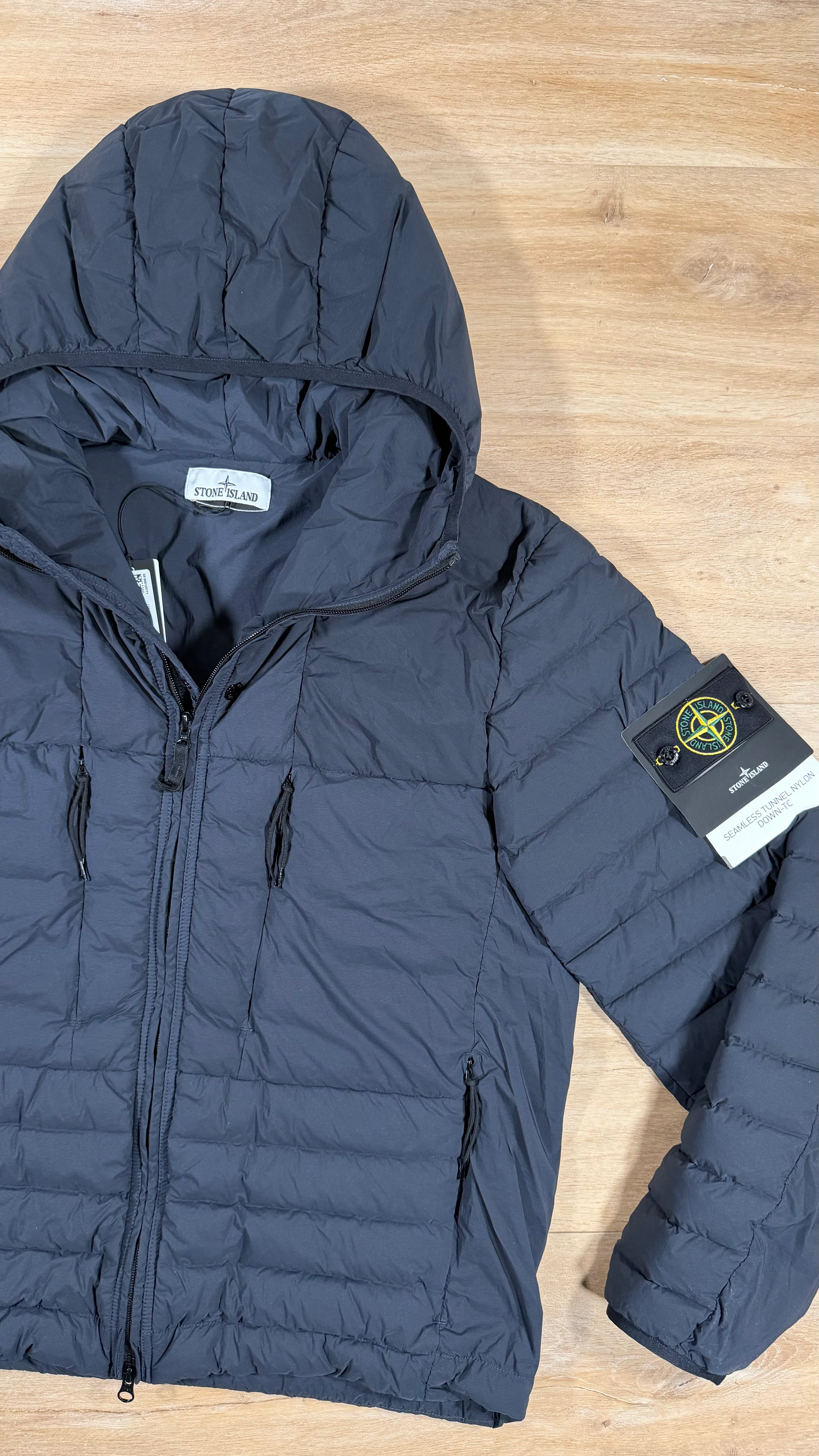 Stone Island Seamless Tunnel Nylon Down-TC Hooded Jacket in Navy - Image 4