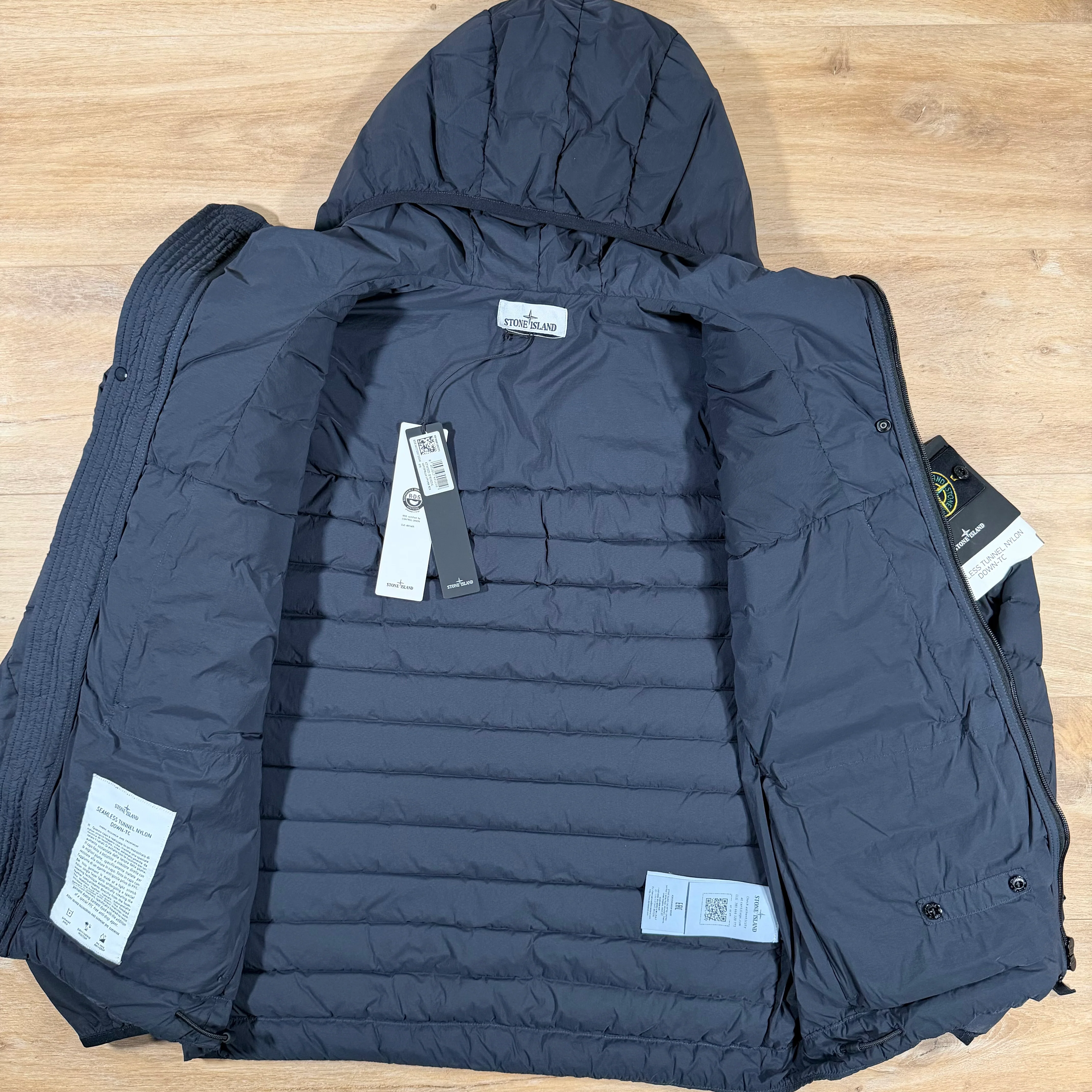 Stone Island Seamless Tunnel Nylon Down-TC Hooded Jacket in Navy - Image 5
