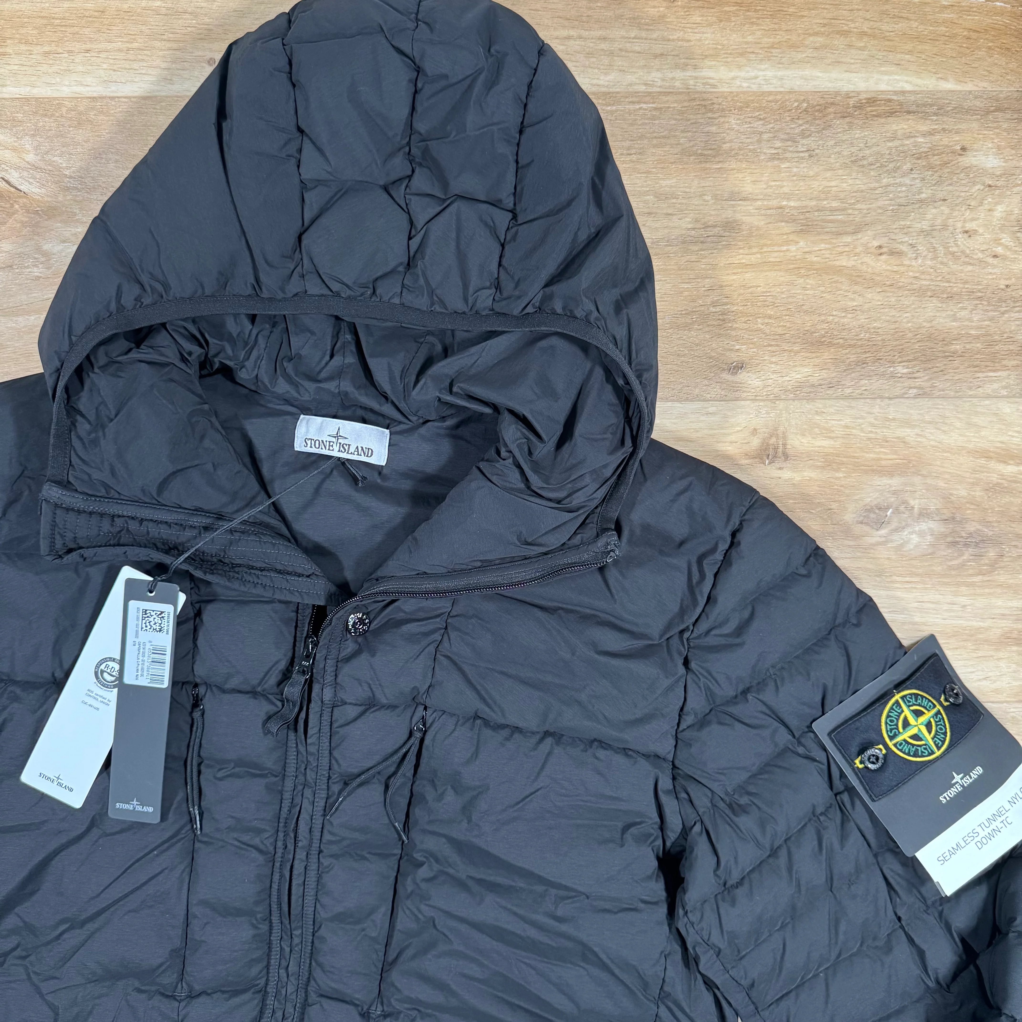 Stone Island Seamless Tunnel Nylon Down-TC Hooded Jacket in Black - Image 2
