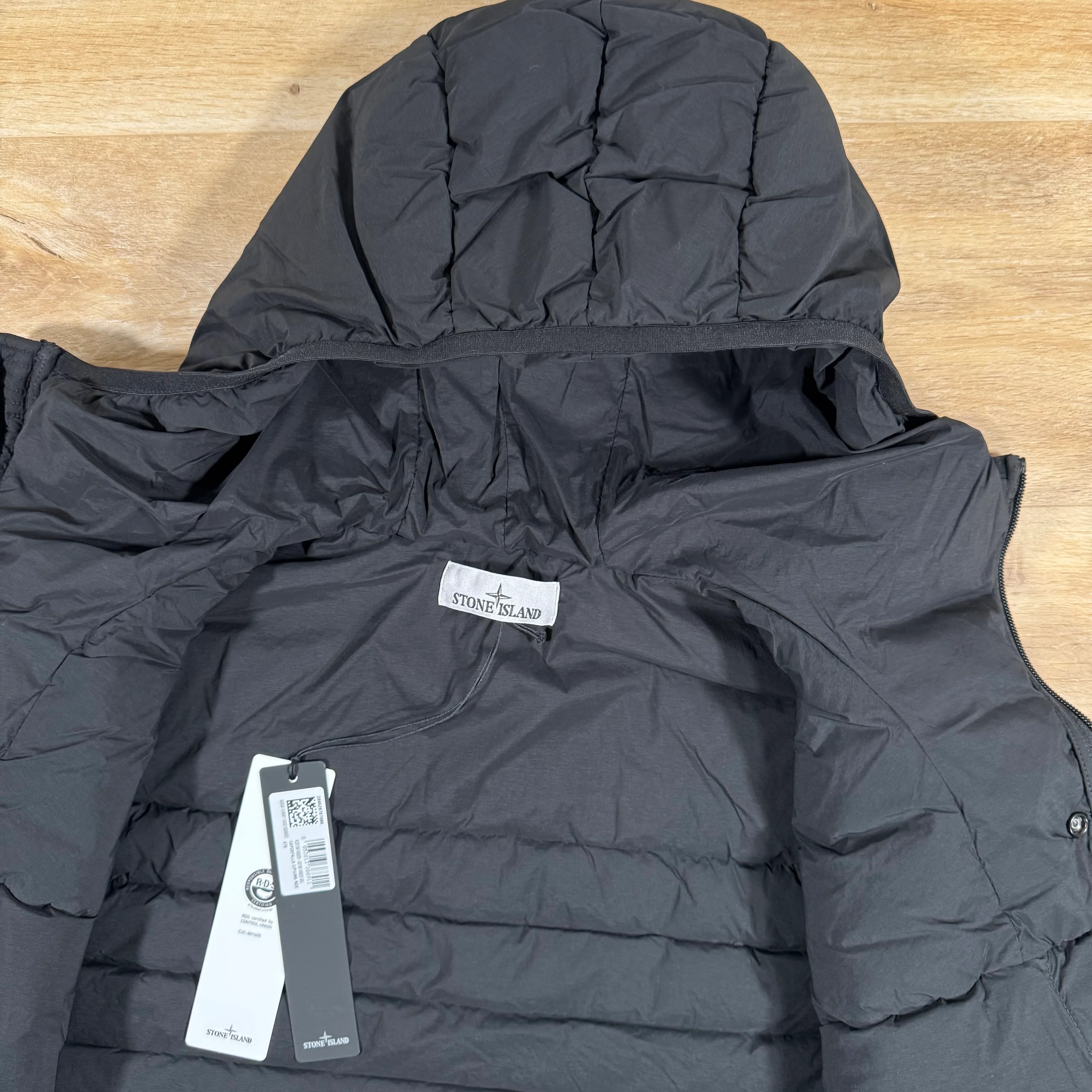 Stone Island Seamless Tunnel Nylon Down-TC Hooded Jacket in Black - Image 5