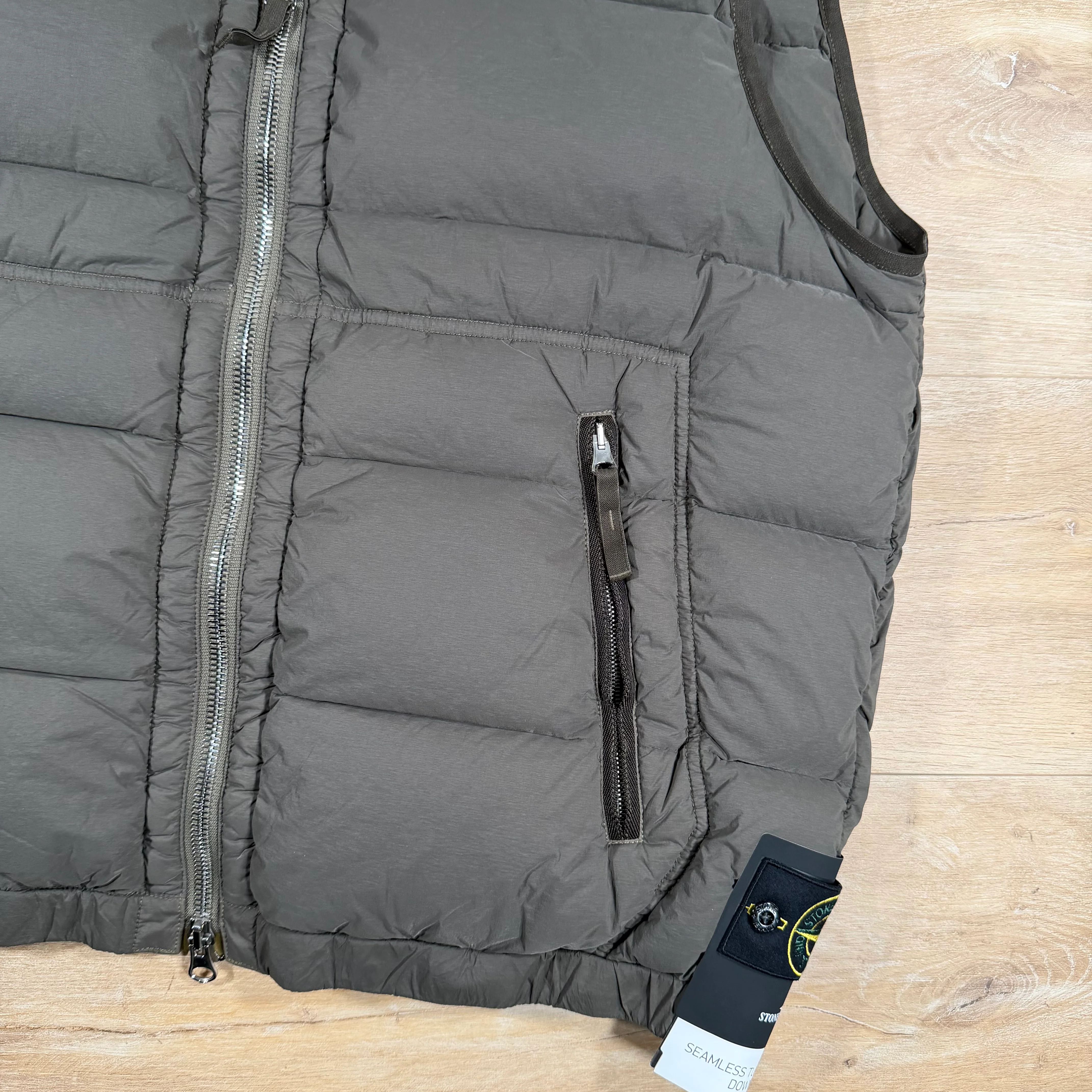 Stone Island Seamless Tunnel Nylon Down-TC Vest in Military Green - Image 3