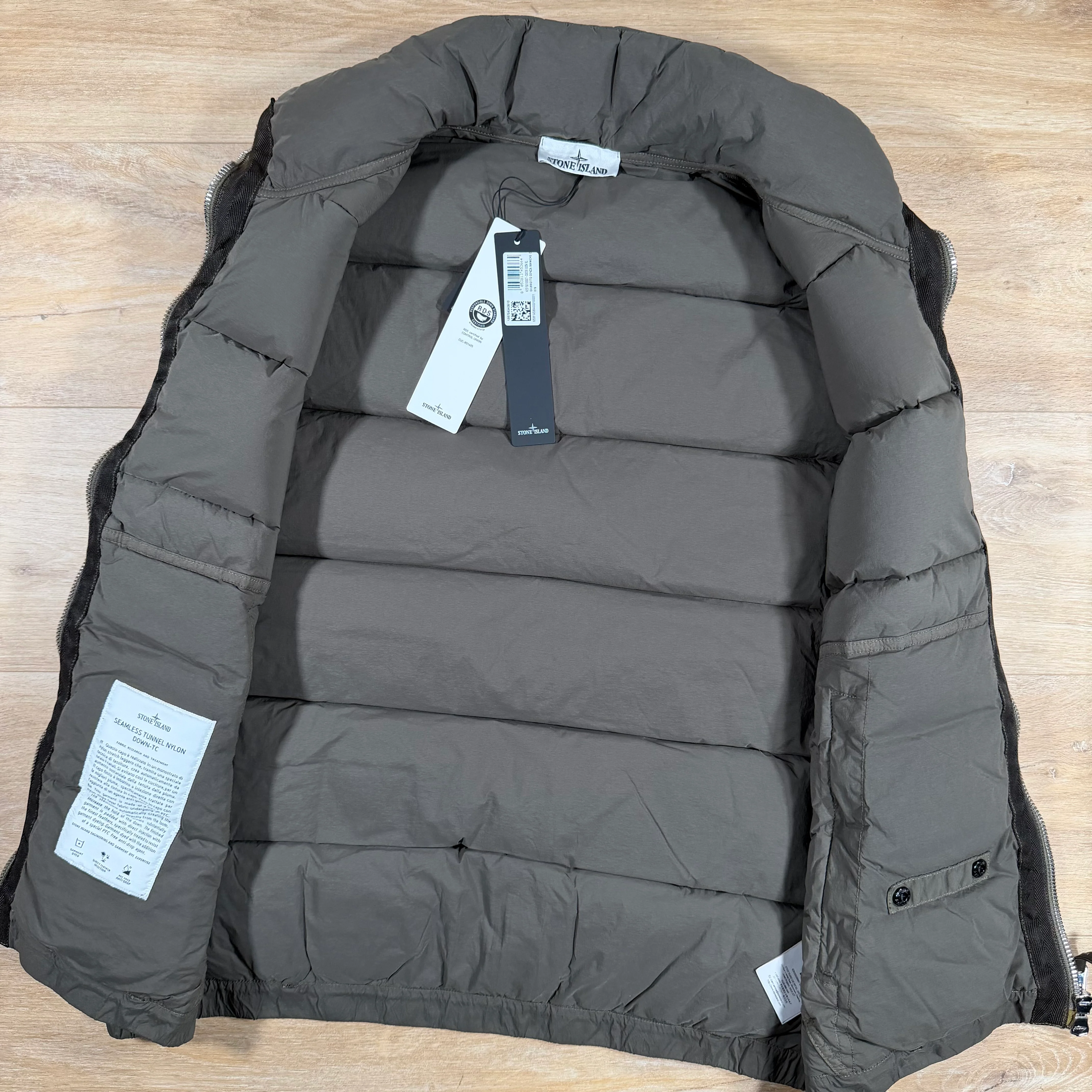 Stone Island Seamless Tunnel Nylon Down-TC Vest in Military Green - Image 4