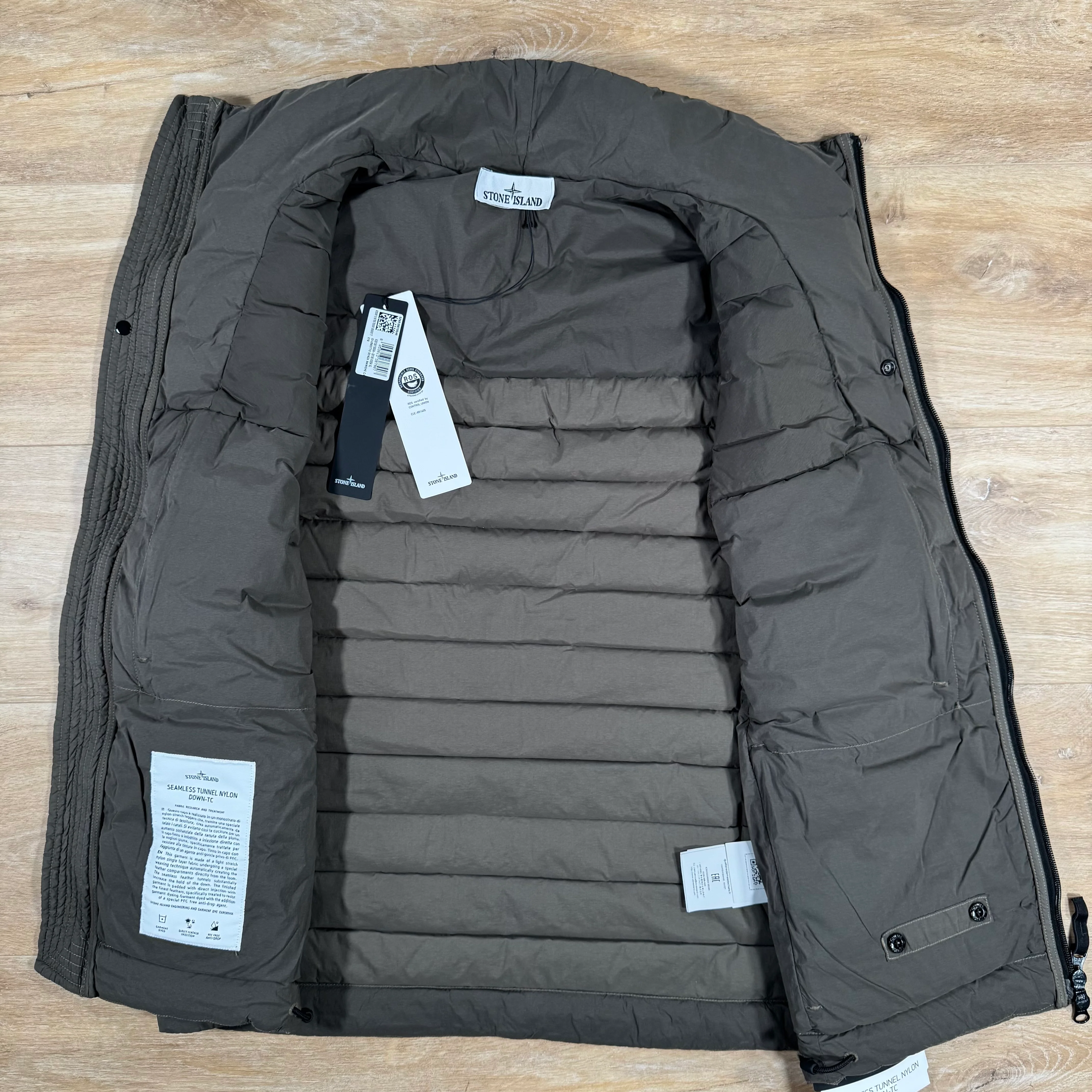 Stone Island Seamless Tunnel Nylon Down-TC Vest in Military Green - Image 4